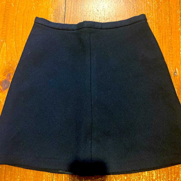 Mini skirt made of 100 percent lambswool. Well-made and flattering. - Picture 2 of 5